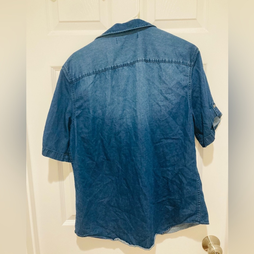 LIKE NEW Calvin Klein sz M Blue Denim 100% Cotton Cute Sleeves Shirt - Picture 2 of 10